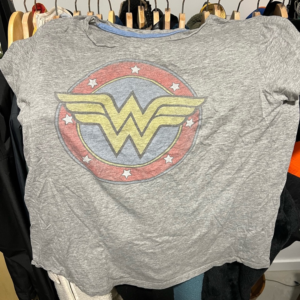 Wonder Woman Gray Graphic T-Shirt